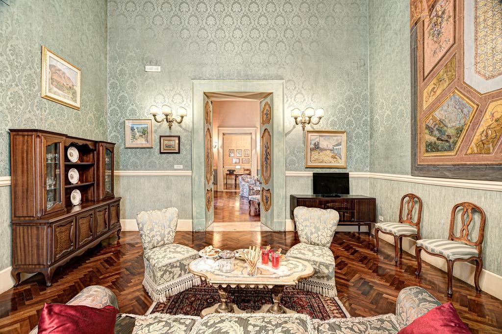 Arthouse Lady Marys Tribunali Luxury Suite Naples Exterior photo